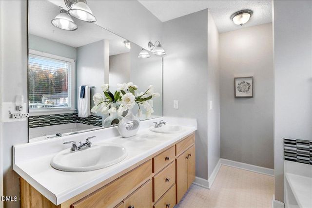 1 Annie V Drive, Clayton, NC 27520