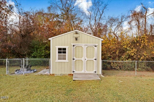 1 Annie V Drive, Clayton, NC 27520