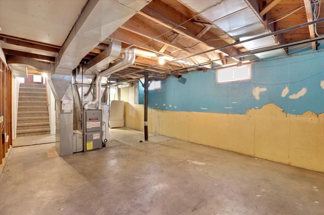 1012 E LACROSSE Ave, Spokane, WA 99207