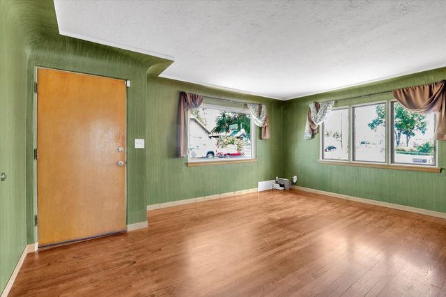 1012 E LACROSSE Ave, Spokane, WA 99207