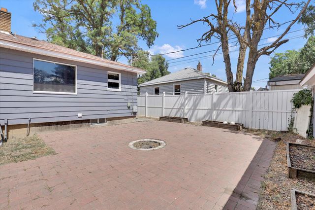 1012 E LACROSSE Ave, Spokane, WA 99207