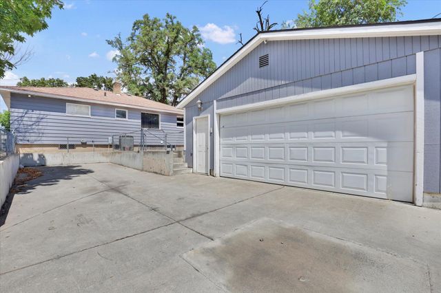 1012 E LACROSSE Ave, Spokane, WA 99207