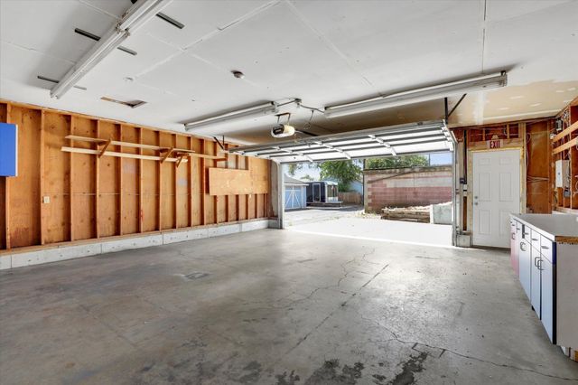 1012 E LACROSSE Ave, Spokane, WA 99207