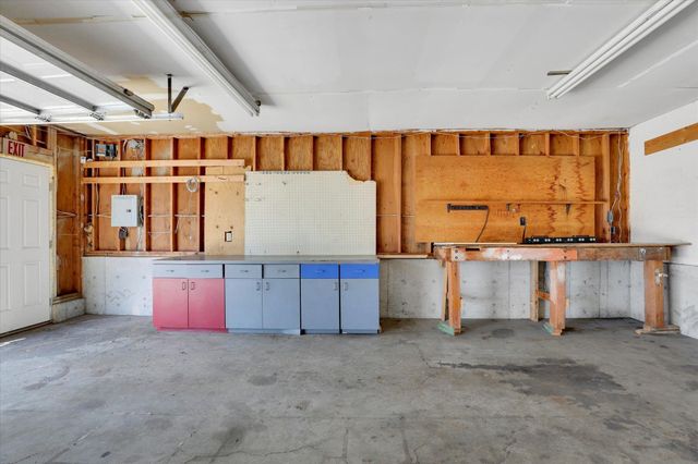 1012 E LACROSSE Ave, Spokane, WA 99207