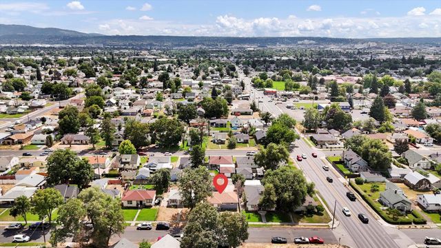 1012 E LACROSSE Ave, Spokane, WA 99207