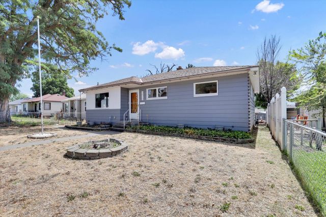 1012 E LACROSSE Ave, Spokane, WA 99207