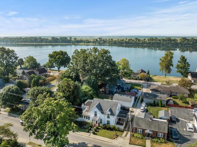 408 W Water Street, Newburgh, IN 47630