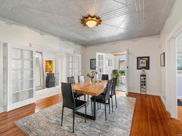 408 W Water Street, Newburgh, IN 47630