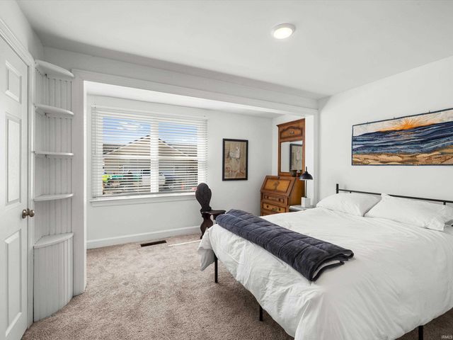 408 W Water Street, Newburgh, IN 47630