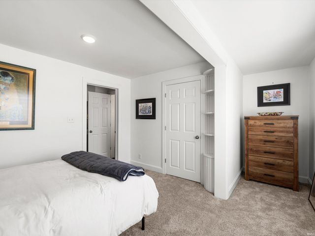 408 W Water Street, Newburgh, IN 47630