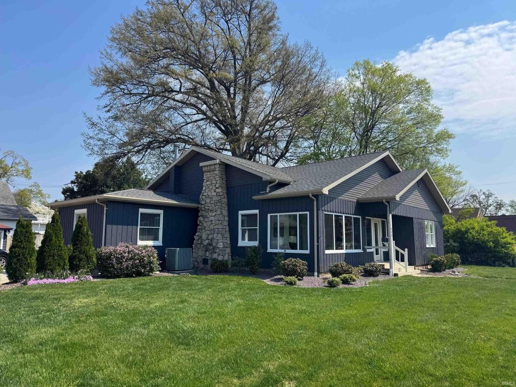 408 W Water Street, Newburgh, IN 47630