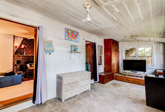 65 Stodge Meadow Road, Ashburnham, MA 01430