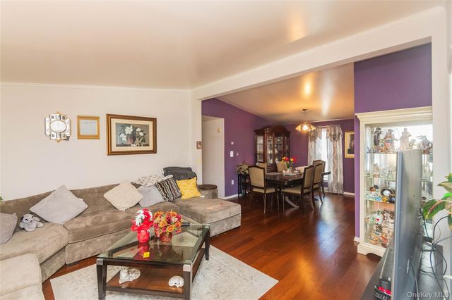 19 Biscayne Blvd, Poughkeepsie, NY 12603
