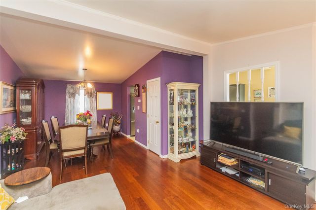 19 Biscayne Blvd, Poughkeepsie, NY 12603