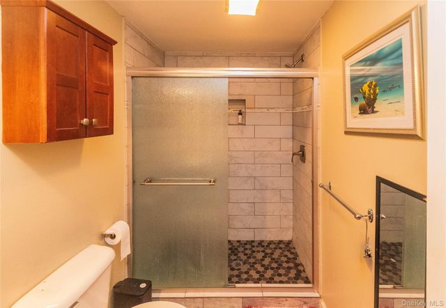 19 Biscayne Blvd, Poughkeepsie, NY 12603