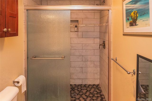 19 Biscayne Blvd, Poughkeepsie, NY 12603