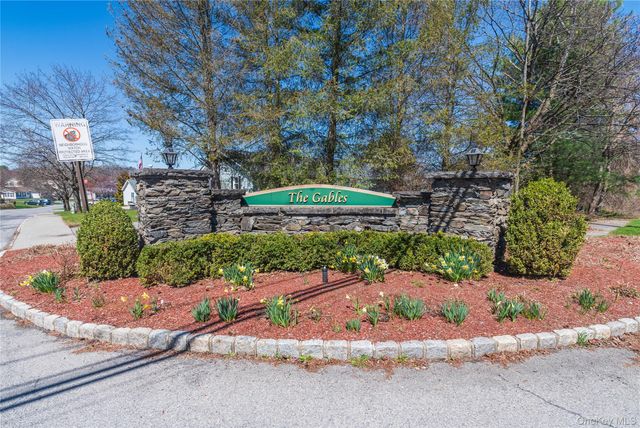 19 Biscayne Blvd, Poughkeepsie, NY 12603
