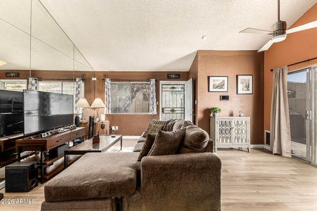 3205 W LOMA Lane 3, Phoenix, AZ 85051