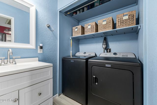 3205 W LOMA Lane 3, Phoenix, AZ 85051