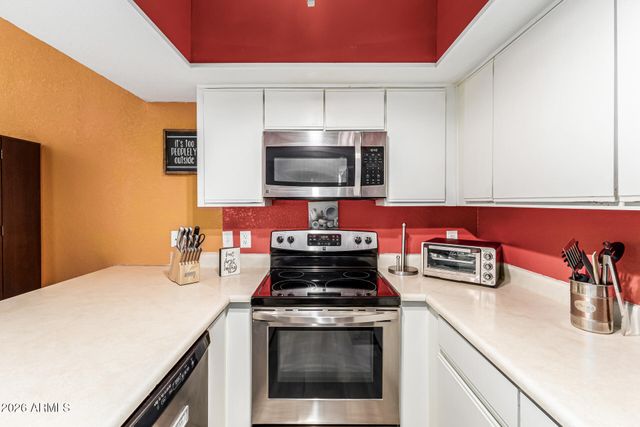 3205 W LOMA Lane 3, Phoenix, AZ 85051