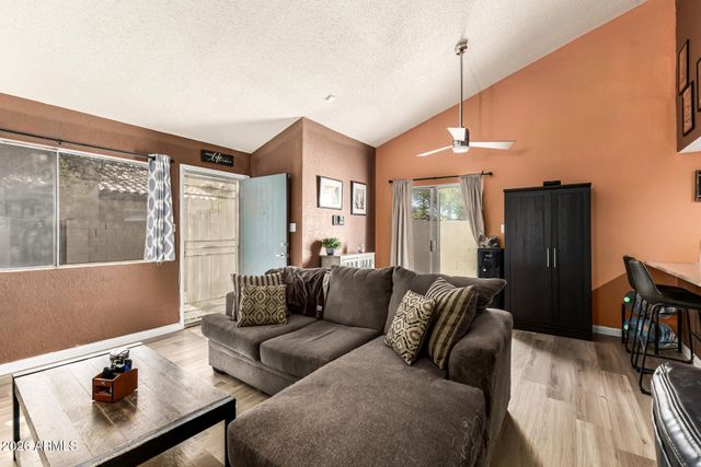 3205 W LOMA Lane 3, Phoenix, AZ 85051