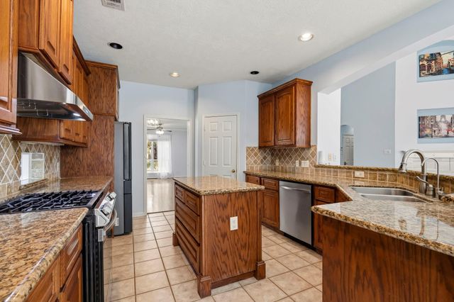 2123 Mossy Trails Dr, Katy, TX 77450