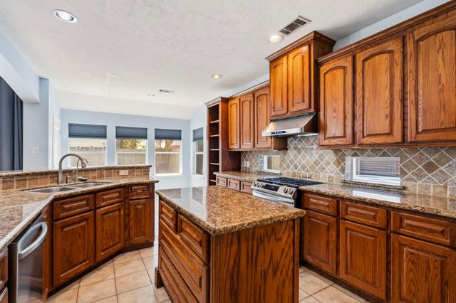 2123 Mossy Trails Dr, Katy, TX 77450