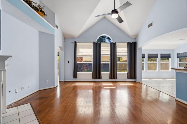 2123 Mossy Trails Dr, Katy, TX 77450