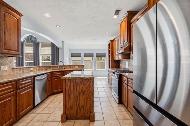 2123 Mossy Trails Dr, Katy, TX 77450