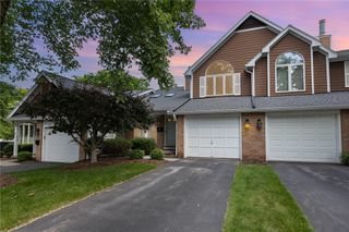 10 Walpole Court, Perinton, NY 14450