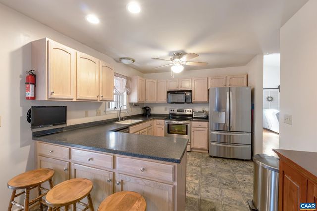 37 WEST LAKE FOREST DR, Palmyra, VA 22963