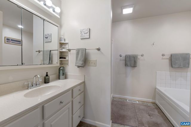 37 WEST LAKE FOREST DR, Palmyra, VA 22963