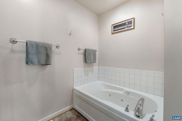 37 WEST LAKE FOREST DR, Palmyra, VA 22963