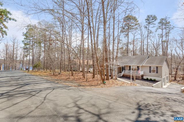 37 WEST LAKE FOREST DR, Palmyra, VA 22963
