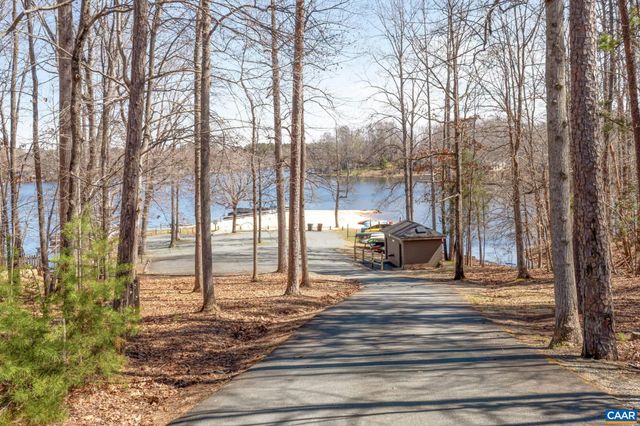 37 WEST LAKE FOREST DR, Palmyra, VA 22963