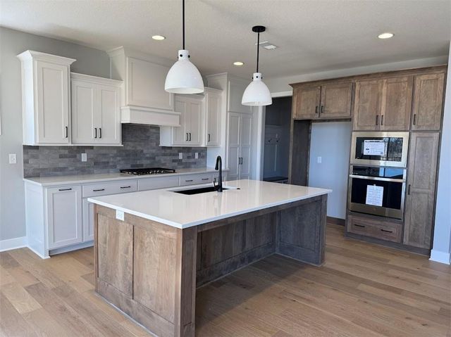 16737 S Ripley Street, Olathe, KS 66062