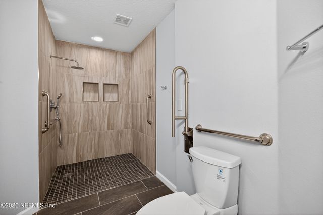 6413 RISING SUN Drive, Jacksonville, FL 32218