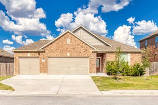606 Lantana Ave, Lockhart, TX 78644