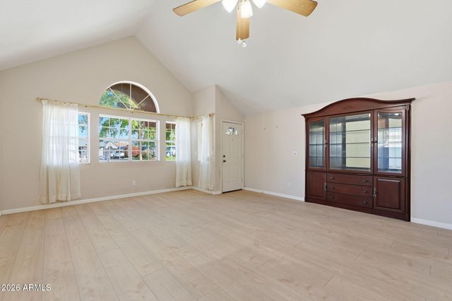 321 E MITCHELL Drive, Phoenix, AZ 85012