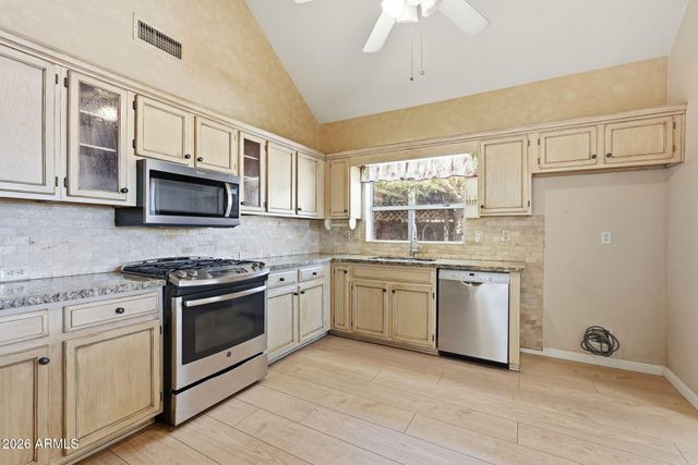 321 E MITCHELL Drive, Phoenix, AZ 85012