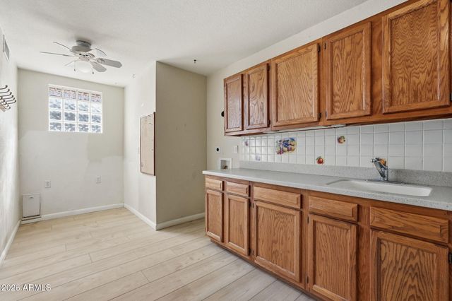 321 E MITCHELL Drive, Phoenix, AZ 85012