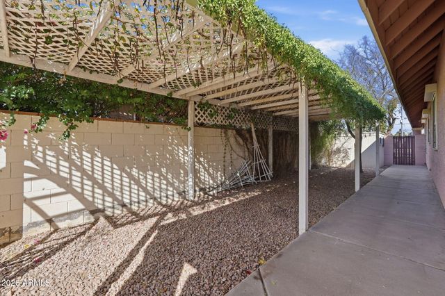 321 E MITCHELL Drive, Phoenix, AZ 85012