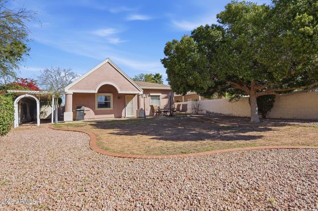 321 E MITCHELL Drive, Phoenix, AZ 85012