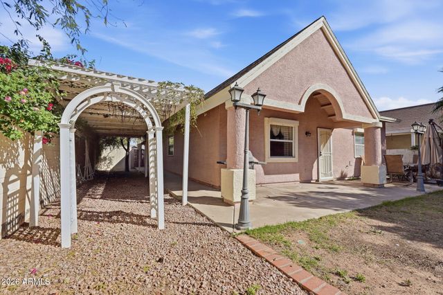 321 E MITCHELL Drive, Phoenix, AZ 85012