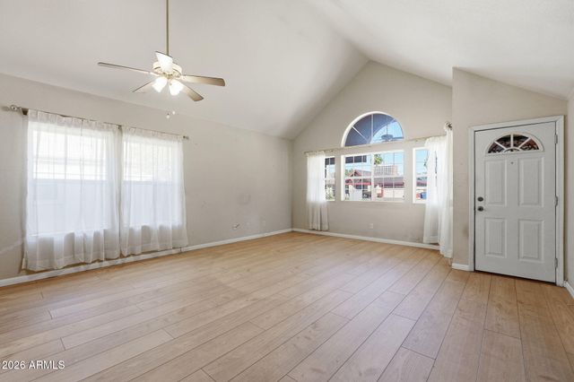 321 E MITCHELL Drive, Phoenix, AZ 85012