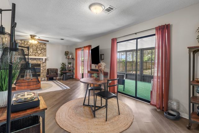 193 Woodland Park Circle, Mary Esther, FL 32569
