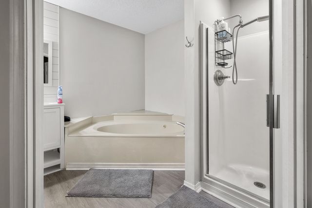 193 Woodland Park Circle, Mary Esther, FL 32569
