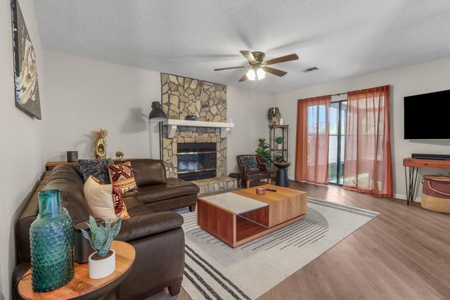 193 Woodland Park Circle, Mary Esther, FL 32569