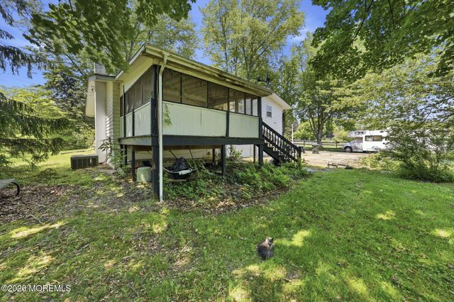 58 Vanderveer Road, Howell, NJ 07728