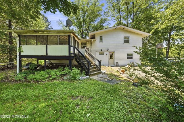 58 Vanderveer Road, Howell, NJ 07728
